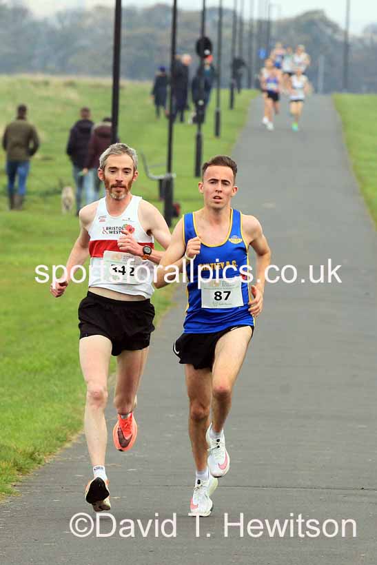 Senior Mens and Senior Womens 2022 Heaton Memorial 10k Road Race, Newcastle Town Moor.  Photo: David T. Hewitson/Sports for All Pics